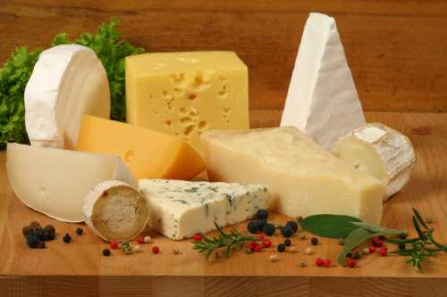 Для любителей сыра: как правильно выбрать и хранить сыры