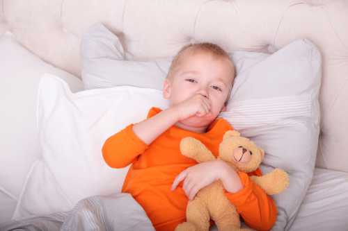 Детский кашель: причины и лечение