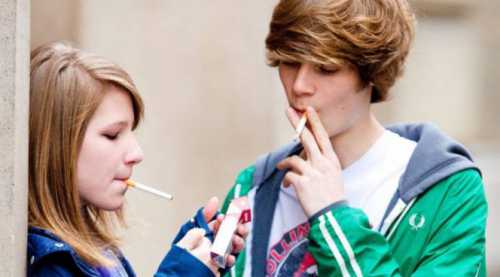 Подростки   Подросток начал курить